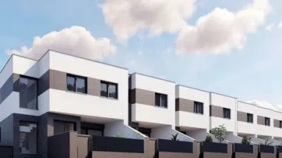 Terraced house on Calle de la Luz photo 2
