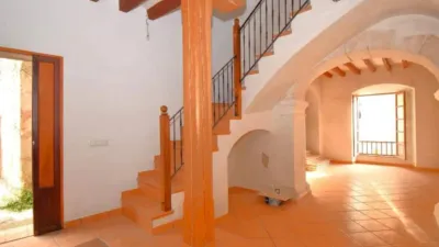 Chalet on Carrer de Joan Mieres photo 11