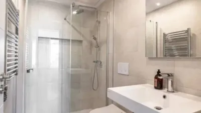 Apartment on Avenida de Santa Amalia photo 16