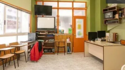 Local comercial en venta en Os Mallos-A Falperra - Más