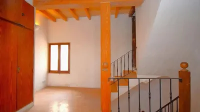 Chalet on Carrer de Joan Mieres photo 18