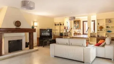 Chalet on Carrer de Santiago Rossinyol photo 4
