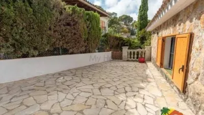 Chalet on Carrer de Luxemburg photo 49