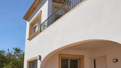 Chalet on Carrer Violetas photo 20