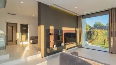 Chalet on Carrer Paris photo 38