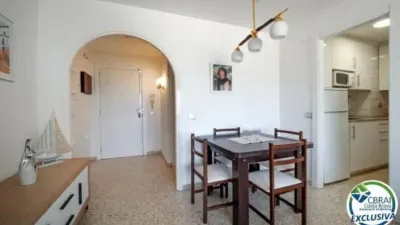 Apartment in Passatge Muga Delta photo 8