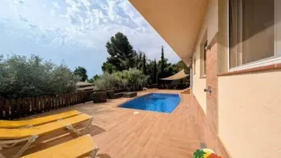 Chalet on Calle Lluisa Usall i Bosch No Number photo 48