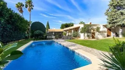 Chalet on Carrer de Santiago Rossinyol photo 3