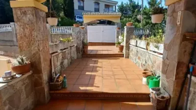 Chalet in Castellví de Rosanes photo 8