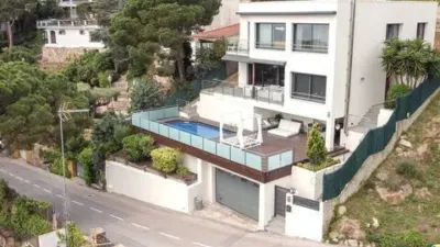 Chalet on Carrer de Grècia photo 34
