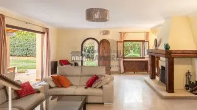 Chalet on Carrer de Santiago Rossinyol photo 2