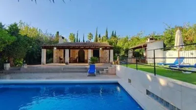 Chalet on Carrer de Lluna photo 2