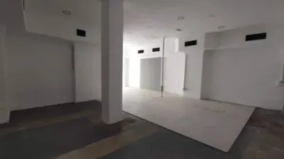 Local comercial en alquiler en Calle de Hórreo, cerca de Rúa de Ourense - Más