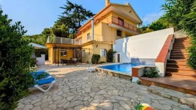 Chalet on Carrer de Breda photo 3