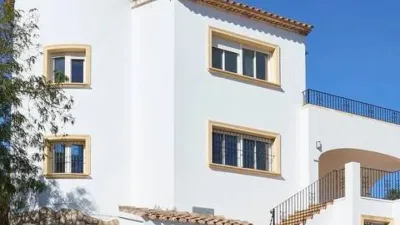 Chalet on Carrer Violetas photo 6