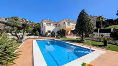 Chalet on Carrer del Mestre Lluis Millet photo 2