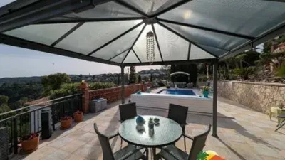 Chalet on Carrer de Osona photo 41