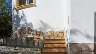 Chalet on Carrer Violetas photo 12