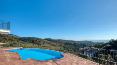 Chalet on Carrer d'Erentale photo 5