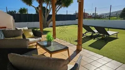 Chalet on Calle de los Agracejos photo 2