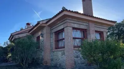 Chalet on Calle del Ebro photo 4