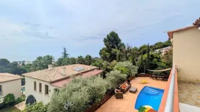 Chalet on Calle Lluisa Usall i Bosch No Number photo 11