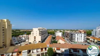 Apartment in Passatge Muga Delta photo 4