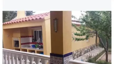 Chalet on Calle E photo 6