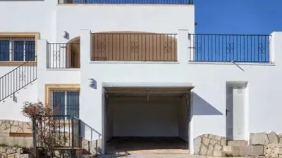 Chalet on Carrer Violetas photo 9