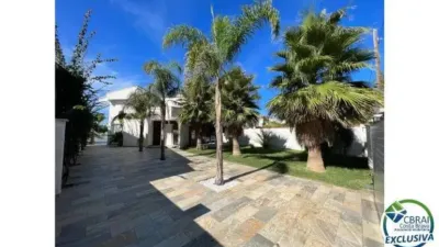 Chalet on Carrer Falconera photo 6
