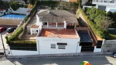 Chalet on Carrer del Galzeran photo 23