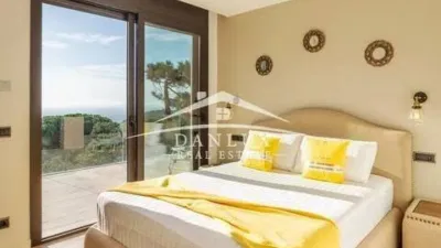 Chalet in Santa Maria de Llorell photo 16