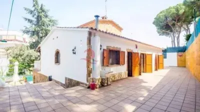 Chalet en Carrer de Víctor Català photo 10