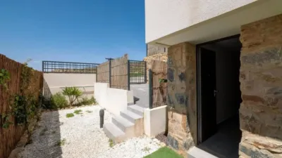 Chalet on N-A Street, -1 photo 4