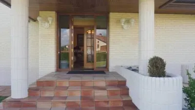 Chalet in Betoño photo 4