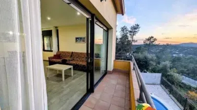 Chalet on Carrer del Clavell photo 8