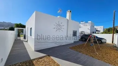 Chalet on Calle de los Agracejos photo 5