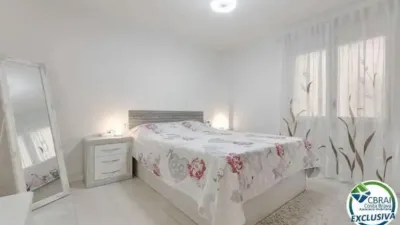 Apartment on Carrer del Puig Rom photo 10
