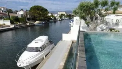 Chalet in Empuriabrava photo 8