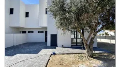 Townhouse in Empuriabrava photo 3