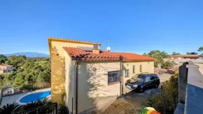 Chalet on Carrer del Clavell photo 33