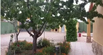 Chalet on Calle E photo 9