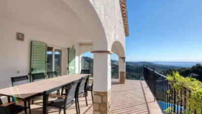 Chalet on Carrer d'Erentale photo 2