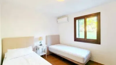Chalet on Carrer de Lluna photo 8