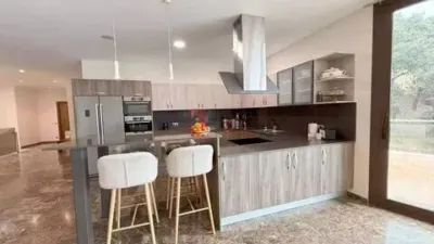 Chalet on Carrer de Roca Vila photo 12