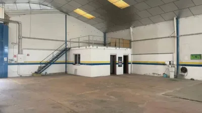 Nave industrial en venta en Albacete Capital - Más