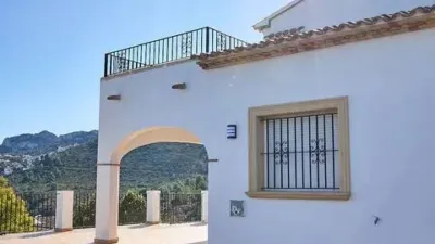 Chalet on Carrer Violetas photo 19