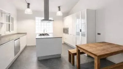 Townhouse in Cort photo 8