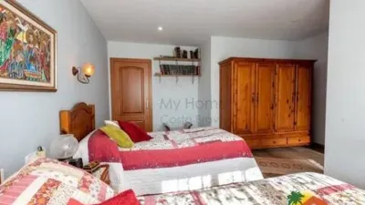 Chalet on Carrer del Riu Muga photo 27