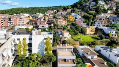Chalet on Carrer de Pere Puig i Llensa photo 2